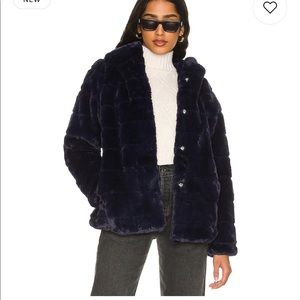 Like new APPARIS navy blue Goldie 4.0 jacket. Worn twice! Perfect condition!